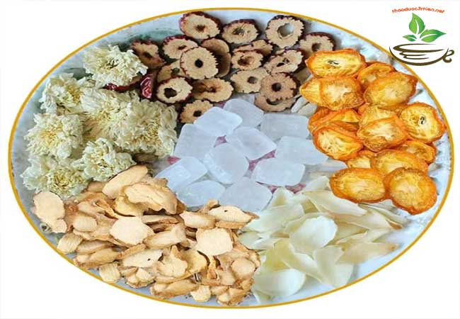 Công dụng của trà hoa cúc với sức khỏe và sắc đẹp