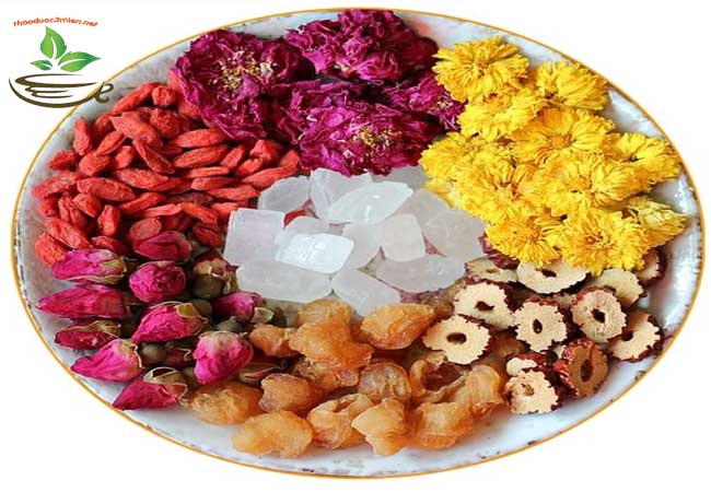 hướng dẫn pha trà hoa hồng tại nhà