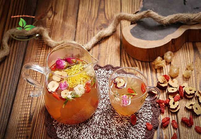 thời gian uống trà hoa hồng trong ngày
