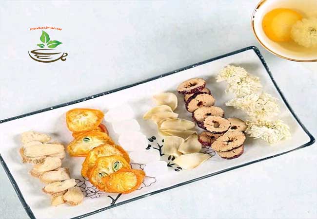 Uống trà hoa cúc hàng ngày có tốt không
